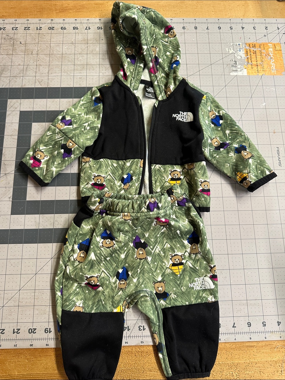 The North Face Green Bear-Print Hooded Footie Set